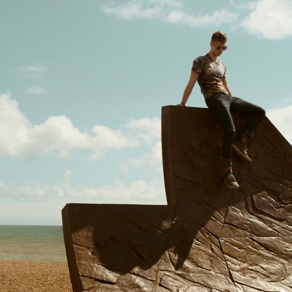 JNTHN STEIN (press image 17)